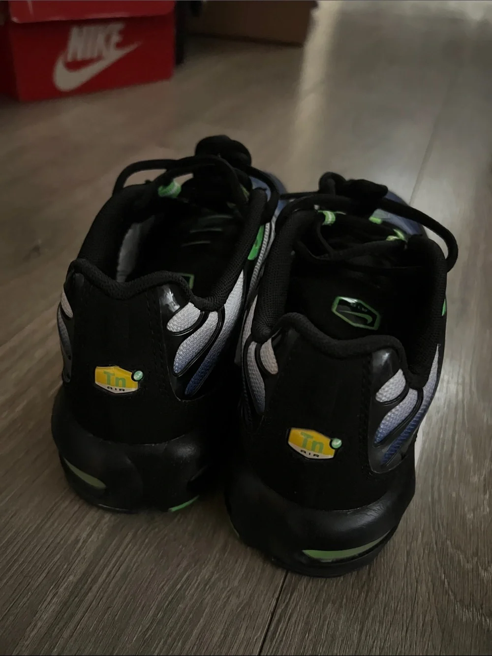 Nike Air Max Plus 'Icons - Black / Blue / Scream Green